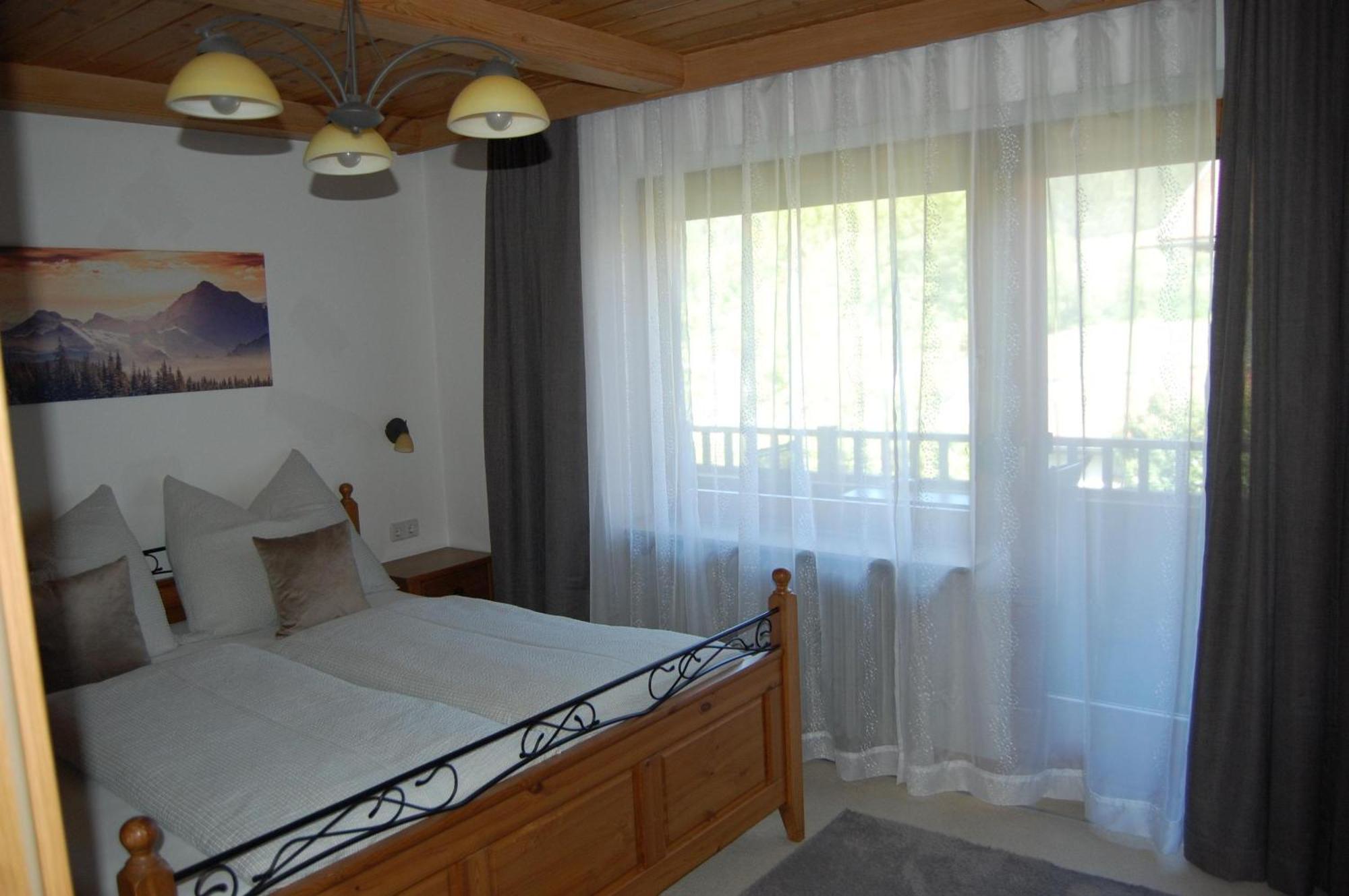 Haus Hager Bed & Breakfast Schlitters Ngoại thất bức ảnh