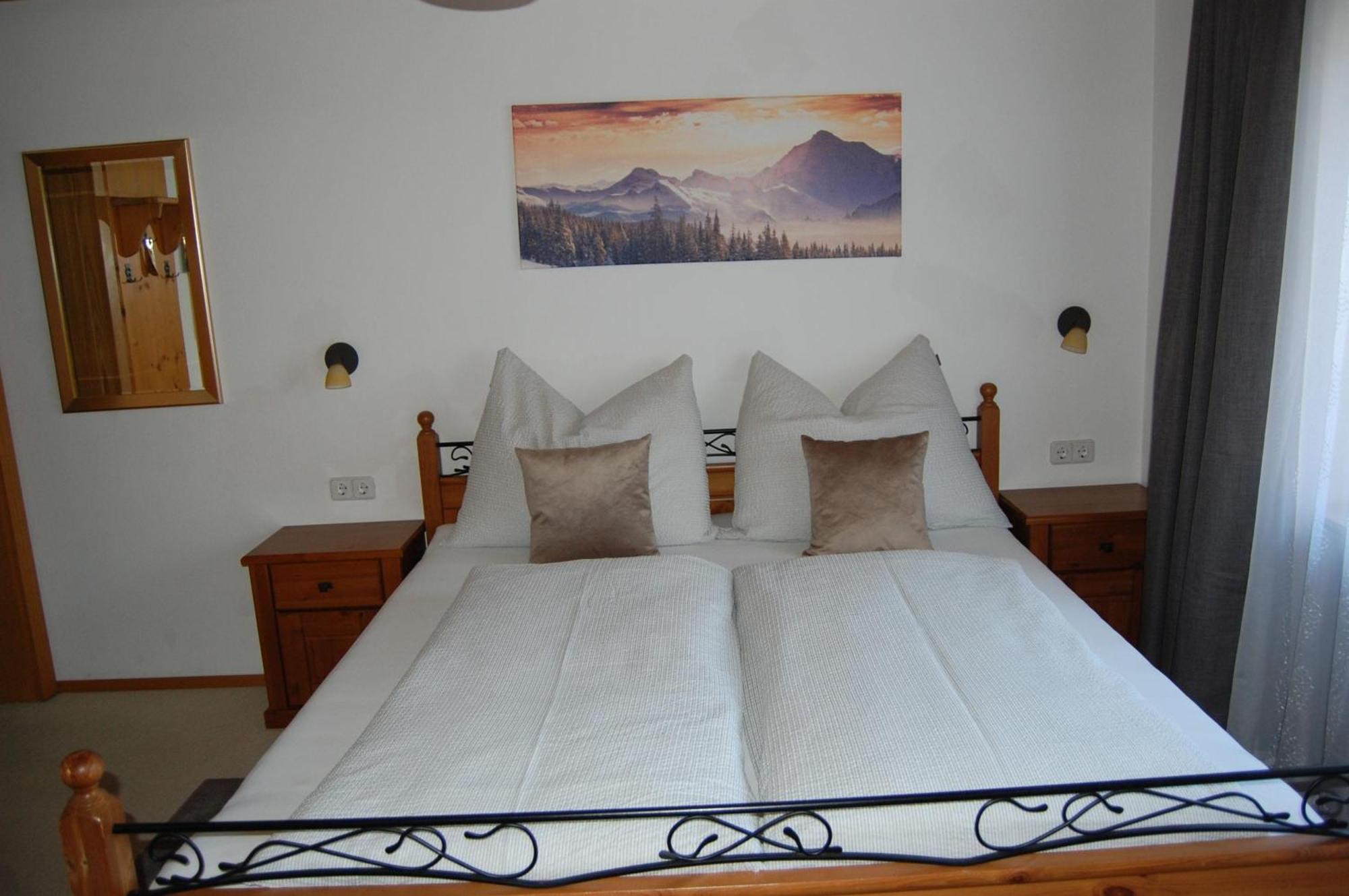 Haus Hager Bed & Breakfast Schlitters Ngoại thất bức ảnh