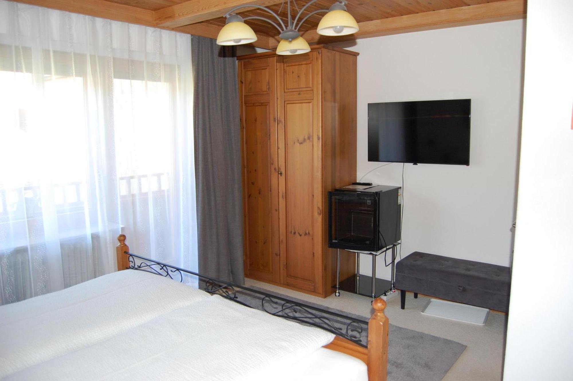 Haus Hager Bed & Breakfast Schlitters Ngoại thất bức ảnh