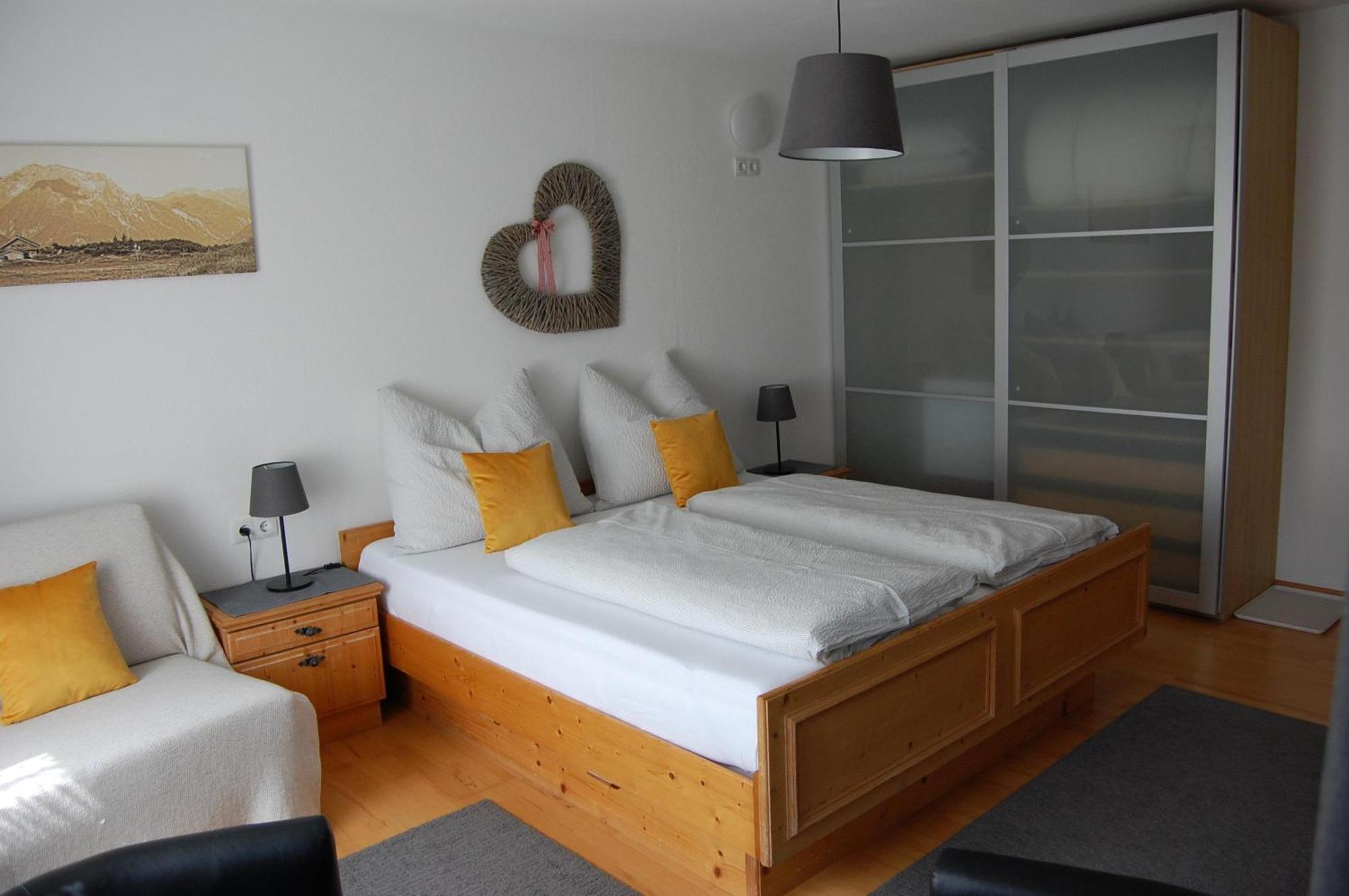 Haus Hager Bed & Breakfast Schlitters Ngoại thất bức ảnh