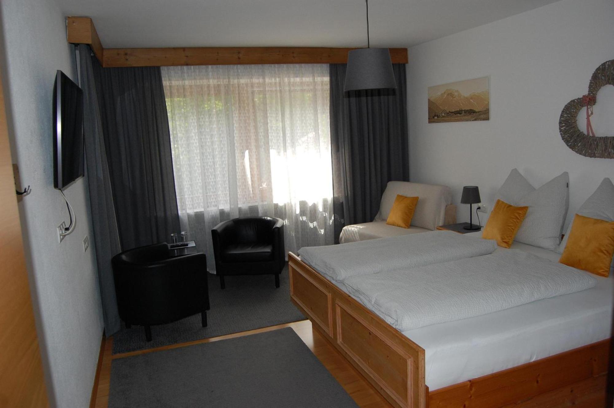 Haus Hager Bed & Breakfast Schlitters Ngoại thất bức ảnh
